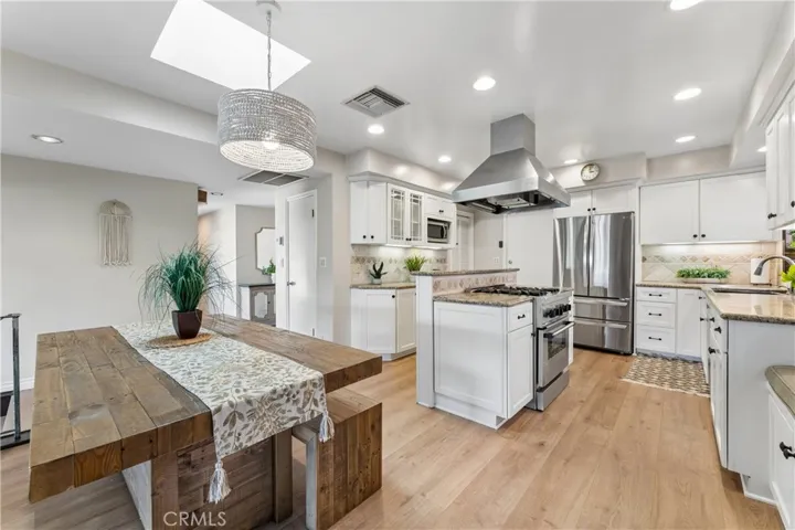 5365 Elvira Road, Woodland Hills, California 91364 — photo 4