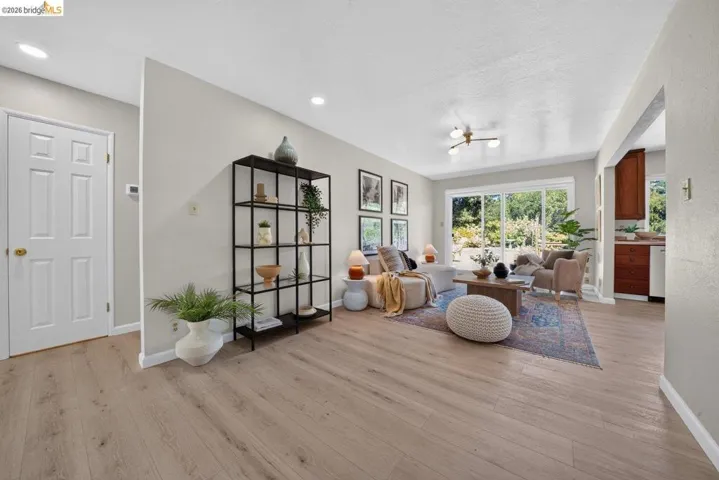 4836 Reinhardt Dr, Oakland, California 94619 — photo 4