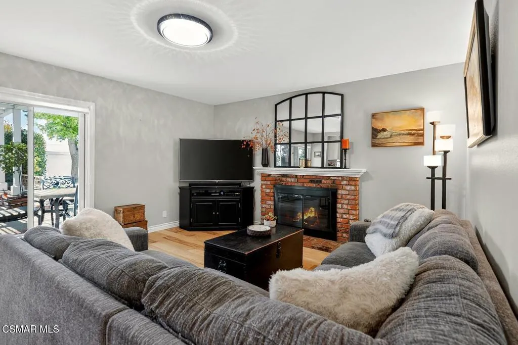 907 Sagebrush Family Room 907 Sagebrush Family Room