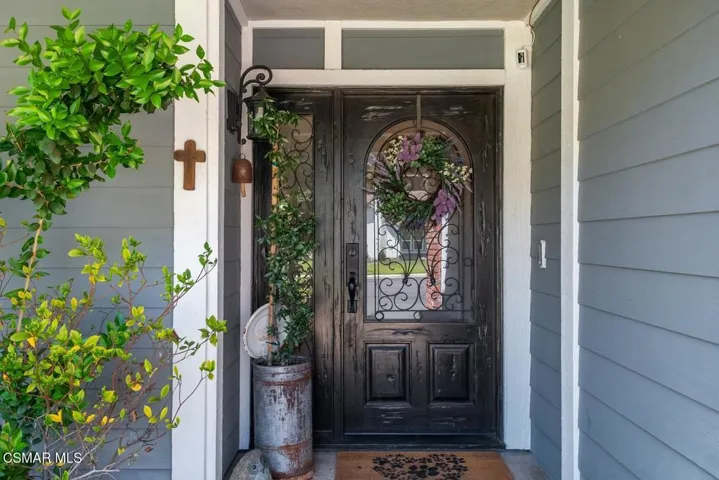 907 Sagebrush Front Door