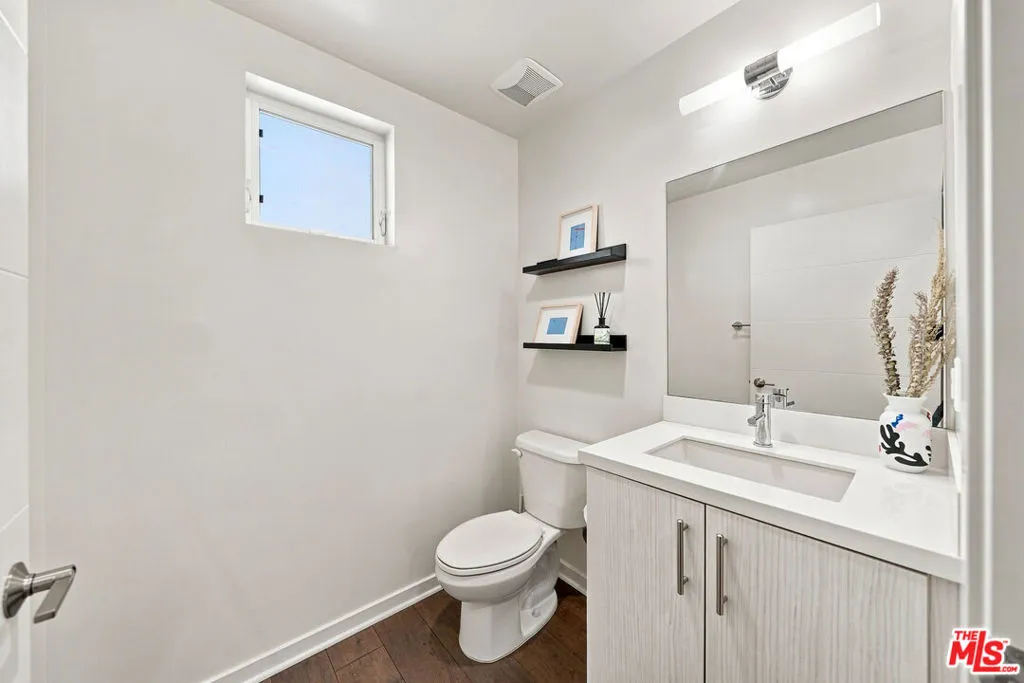 2928 Rowena Avenue 3, Los Angeles, California 90039 — photo 5