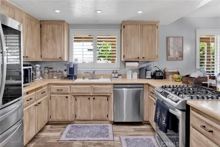 11846 Ivy Avenue, Hesperia, California 92345 — photo 4