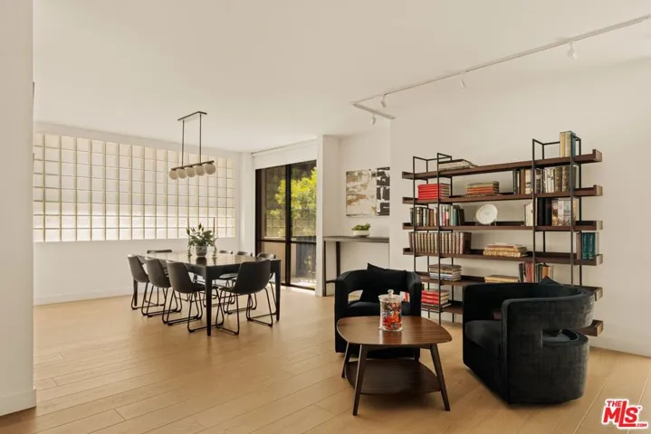 211 S Spalding Drive 107s, Beverly Hills, California 90212 — photo 4