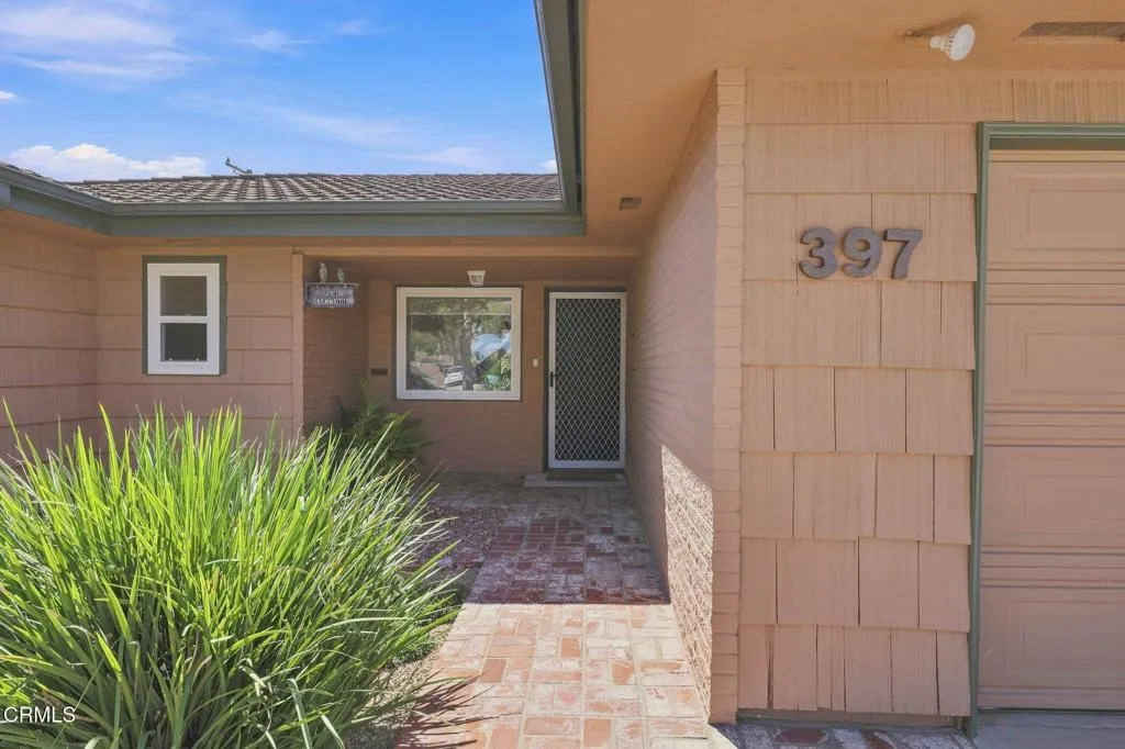 297 Palomares Avenue Avenue, Ventura, California 93003 — photo 4