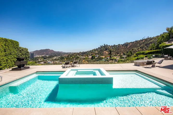 3526 Wrightwood Court, Studio City, California 91604 — photo 4