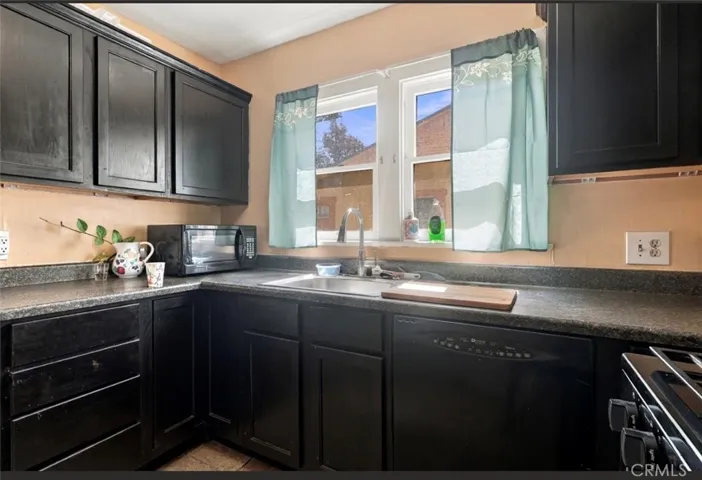 936 N Laurel, Ontario, California 91762 — photo 5