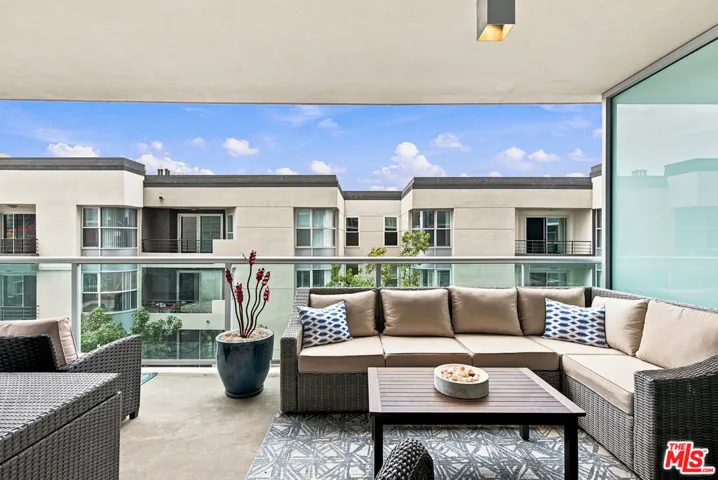 13700 Marina Pointe Drive 519, Marina Del Rey, California 90292 — photo 4