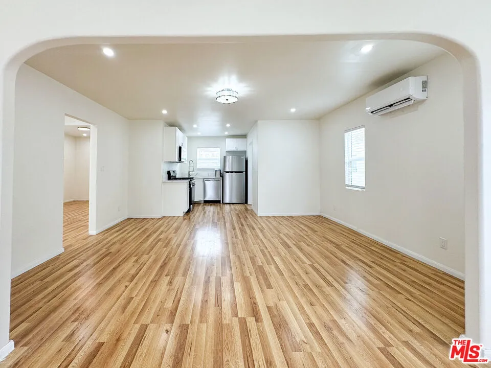 2516 Lucerne Avenue, Los Angeles, California 90016 — photo 5