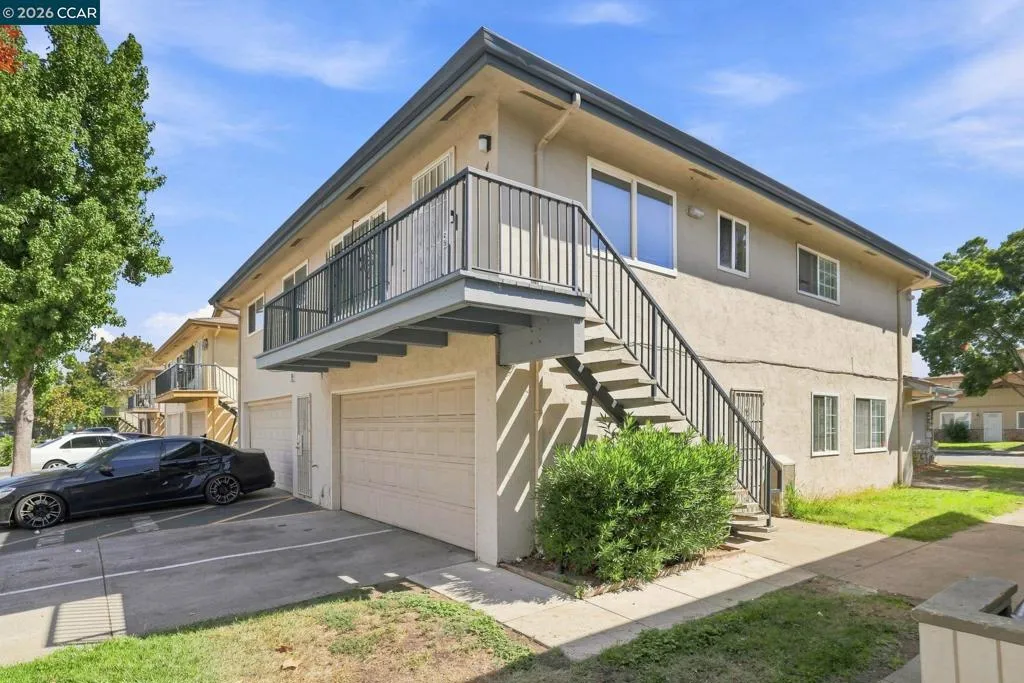 2118 Peppertree Way #4