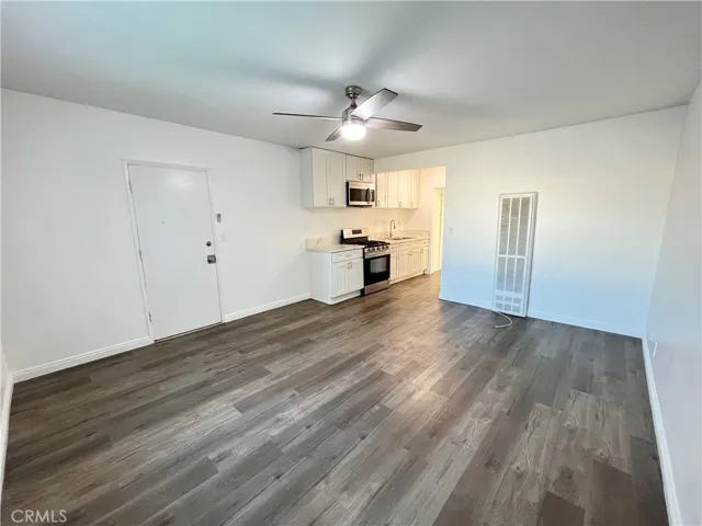 12926 Doty Avenue 27, Hawthorne, California 90250 — photo 4
