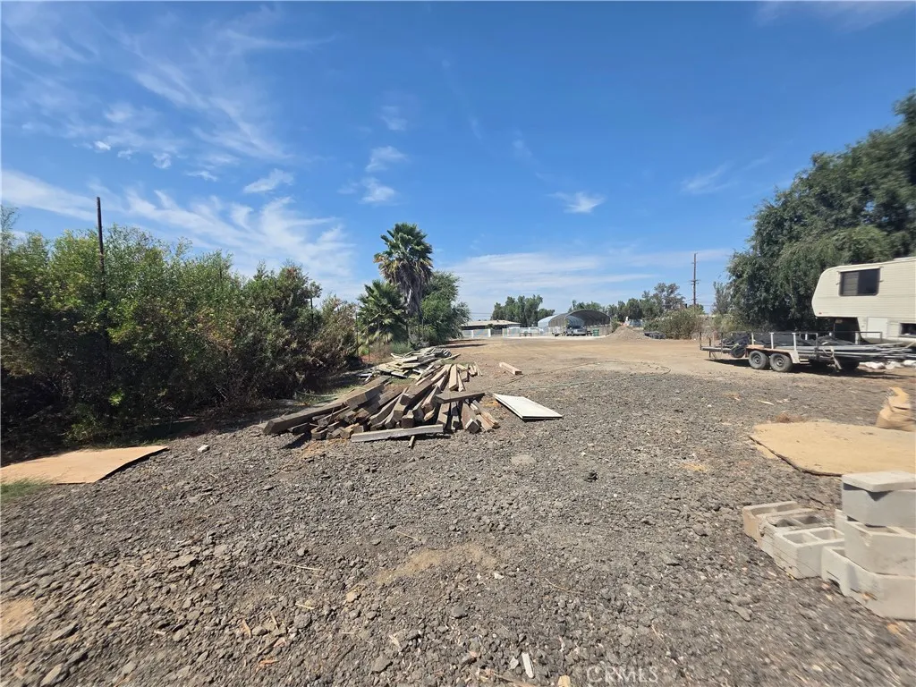 21321 Cajalco, Perris, California 92570 — photo 5