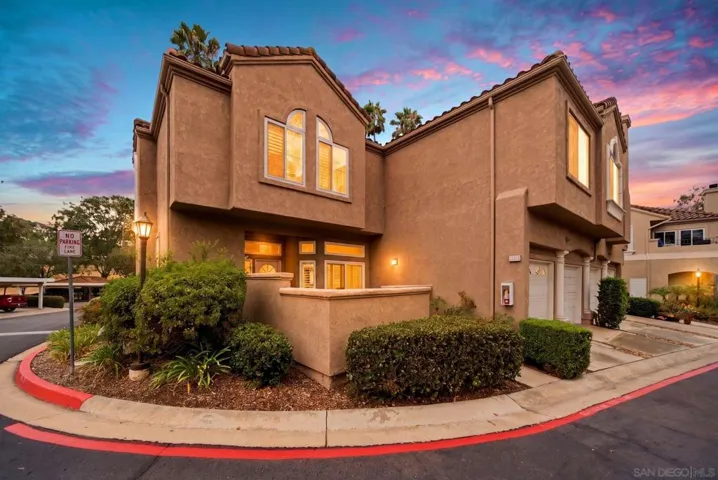 https://zimg.paragon.ice.com/ParagonImages/Property/PA/SDMLS/-532560/1/3072/2304/911d1be5ea5b45bdf1c81e4b31779e43/3/b12086bf31160336e376622b5a0b6040/-532560-b77d2ce2-2ab4-456e-be23-4400fcc451db.JPG