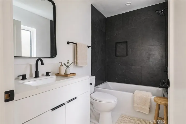 11810 Gilmore, Los Angeles, California 91606 — photo 5