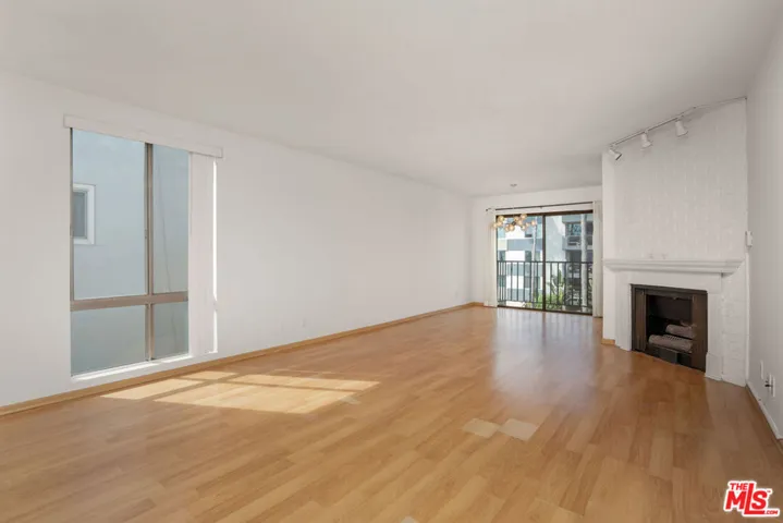 953 4th Street 300, Santa Monica, California 90403 — photo 4