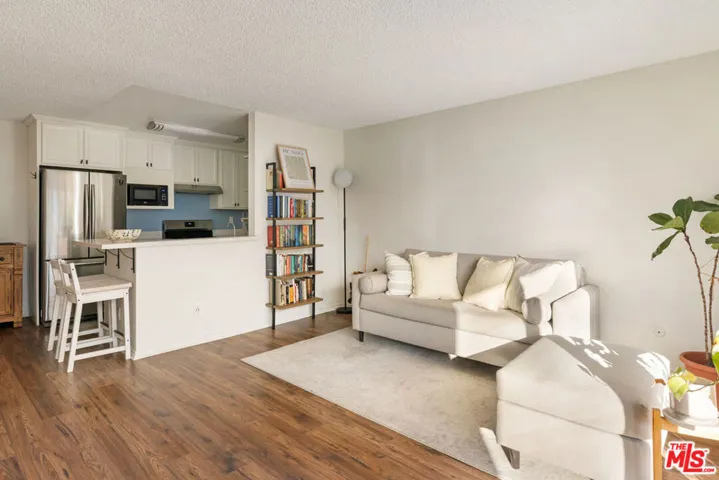 1935 Alpha Road 323, Glendale, California 91208 — photo 4