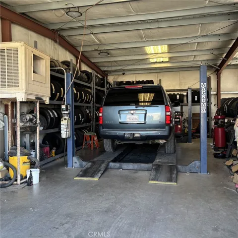 Lift bay