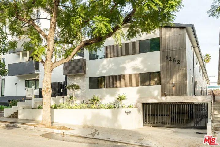 1262 N Sweetzer Avenue 109, West Hollywood, California 90069 — photo 4