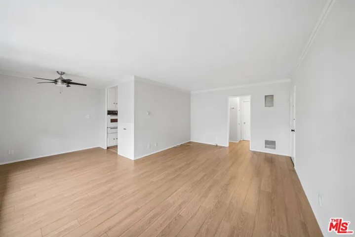 1520 N Hayworth Avenue 19, Los Angeles, California 90046 — photo 5