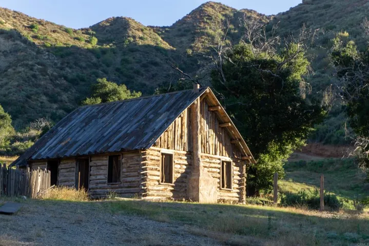 Call of the Wild Log Cabin