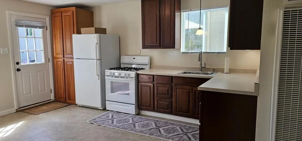 711 5th Street E, Gilroy, California 95020 — photo 4