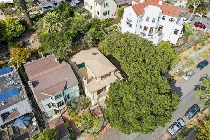 2605 Hilgard Ave, Berkeley, California 94709 — photo 4