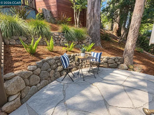 5924 Balboa Dr, Oakland, California 94611 — photo 4