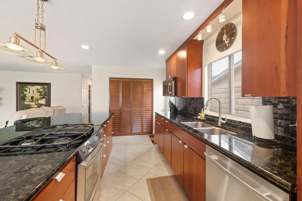 73721 Oak Flats Dr MLS-11 73721 Oak Flats Dr MLS-11