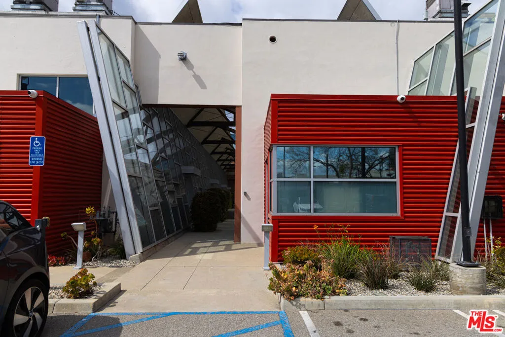 130 S Hewitt Street 31, Los Angeles, California 90012 — photo 5