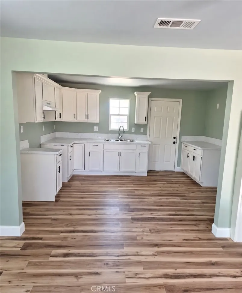 Fully Remodeled Kitchen
