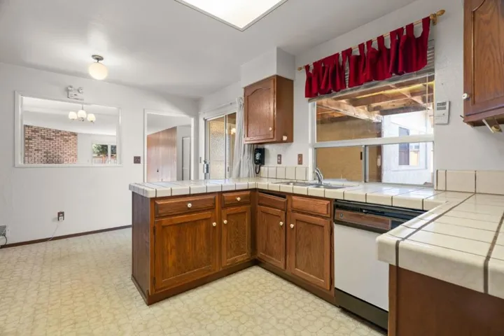 475 Vivienne Drive, Watsonville, California 95076 — photo 5