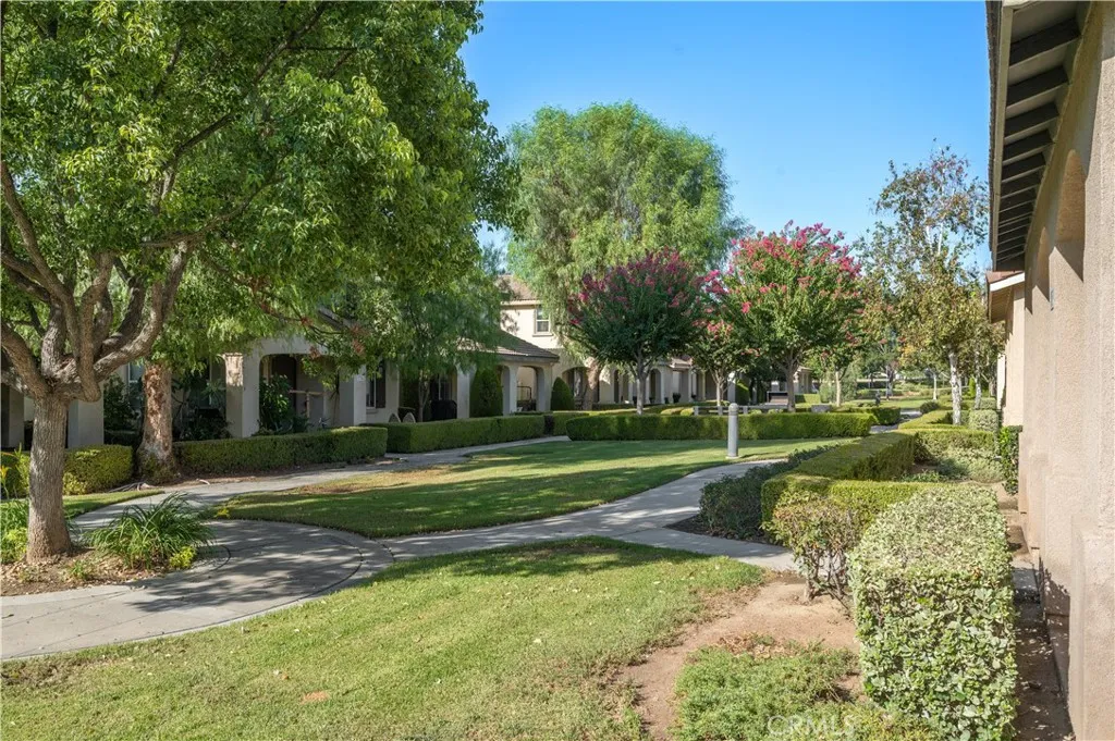 Well-landscaped community Well-landscaped community