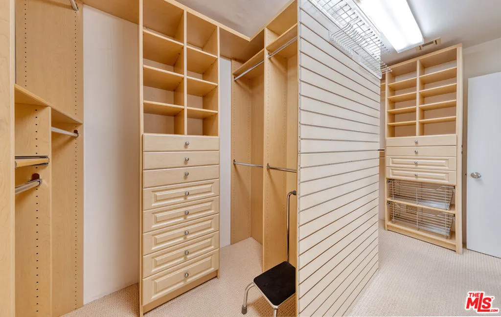 Walk in Closet