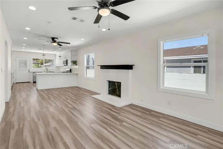1247 N Neptune Avenue, Wilmington, California 90744 — photo 4