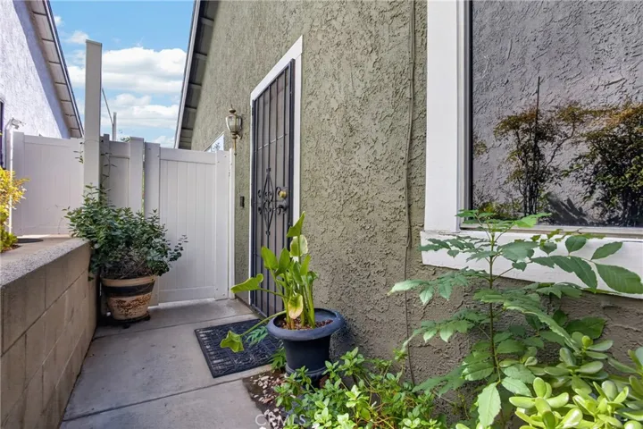 14168 Oro Grande St., Sylmar, California 91342 — photo 4