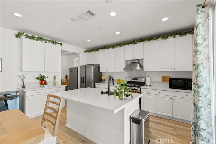 214 Knotgrass Street, Hemet, California 92543 — photo 4