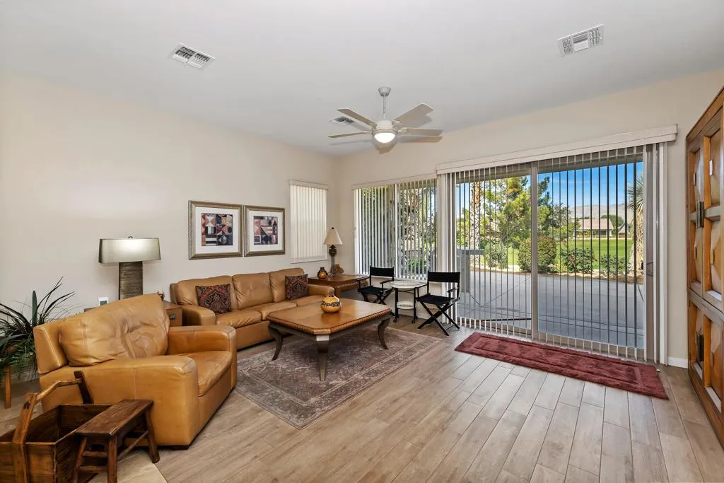 18-Family Room 18-Family Room