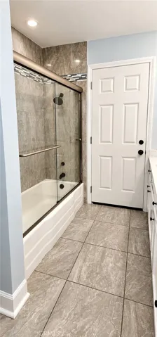 Guest Shower/Tub