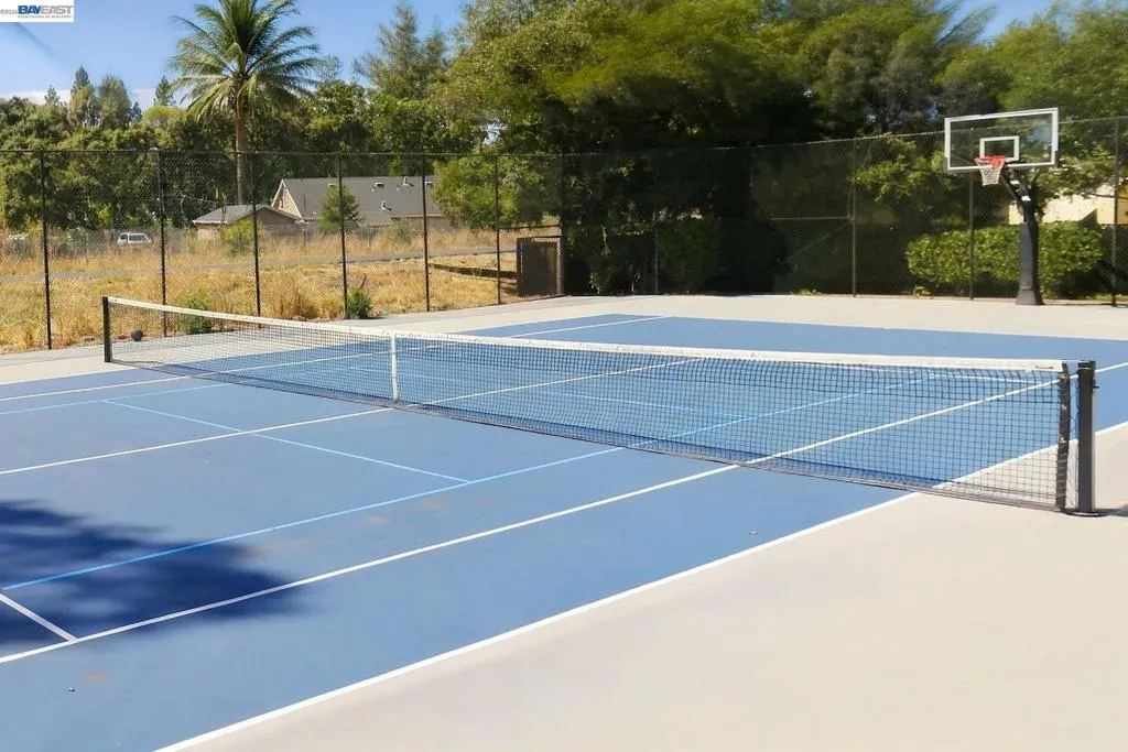 Community Tennis courts Community Tennis courts