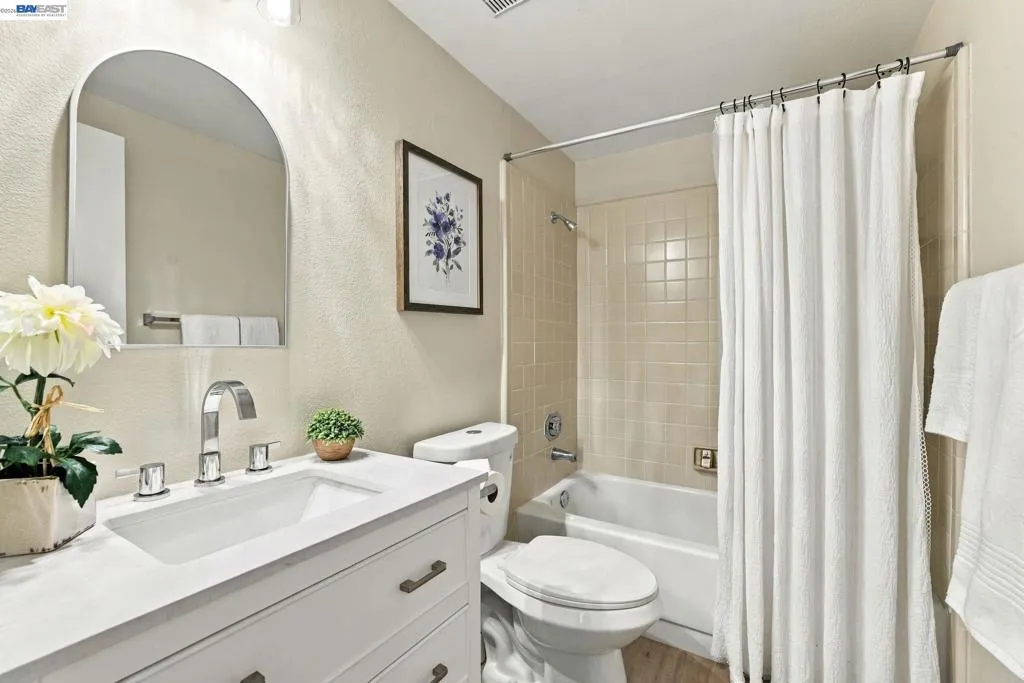 LL-full bathroom LL-full bathroom
