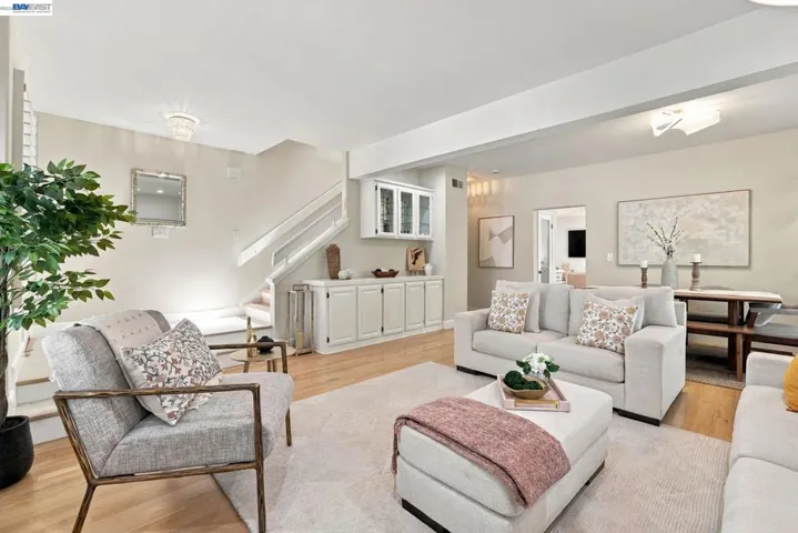 LL -expanded Living area