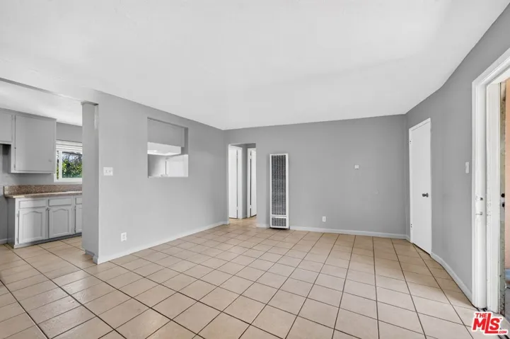 3220 Carlin Avenue G, Lynwood, California 90262 — photo 5