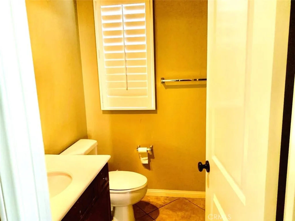 Level 1 bathroom