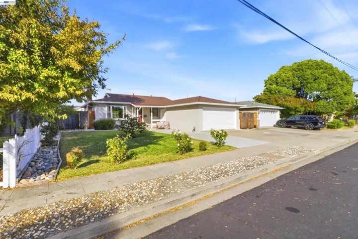 36054 Rosewood Dr, Newark, California 94560 — photo 5