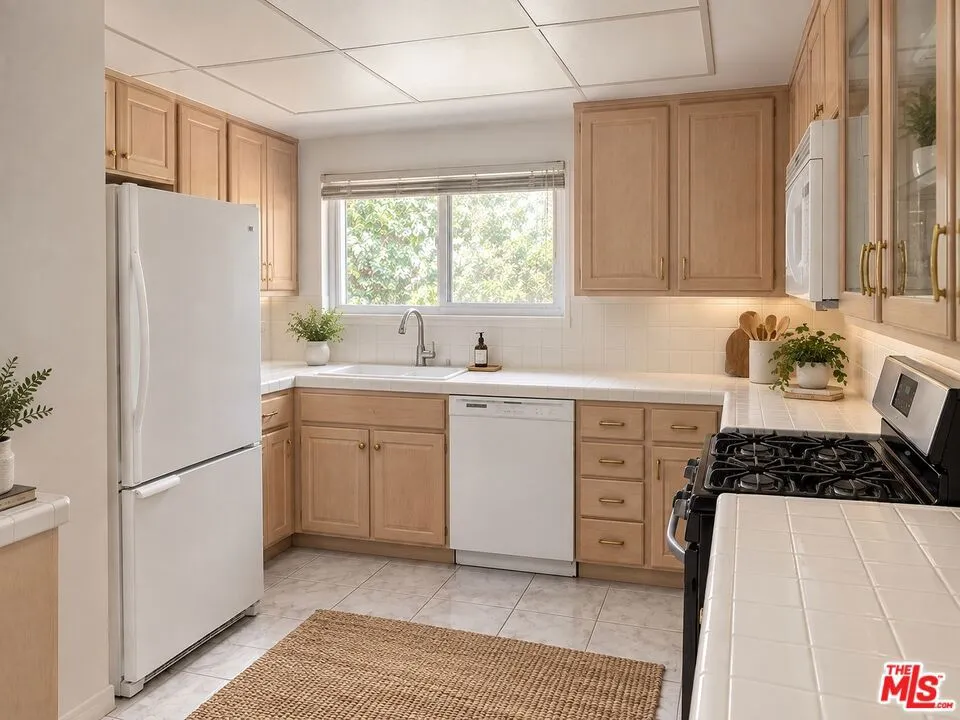 10933 Wellworth Avenue 1c, Los Angeles, California 90024 — photo 5