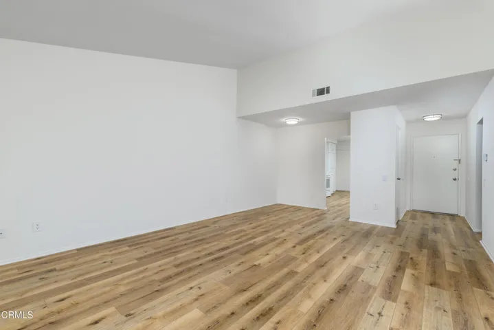 Entrance, closet
