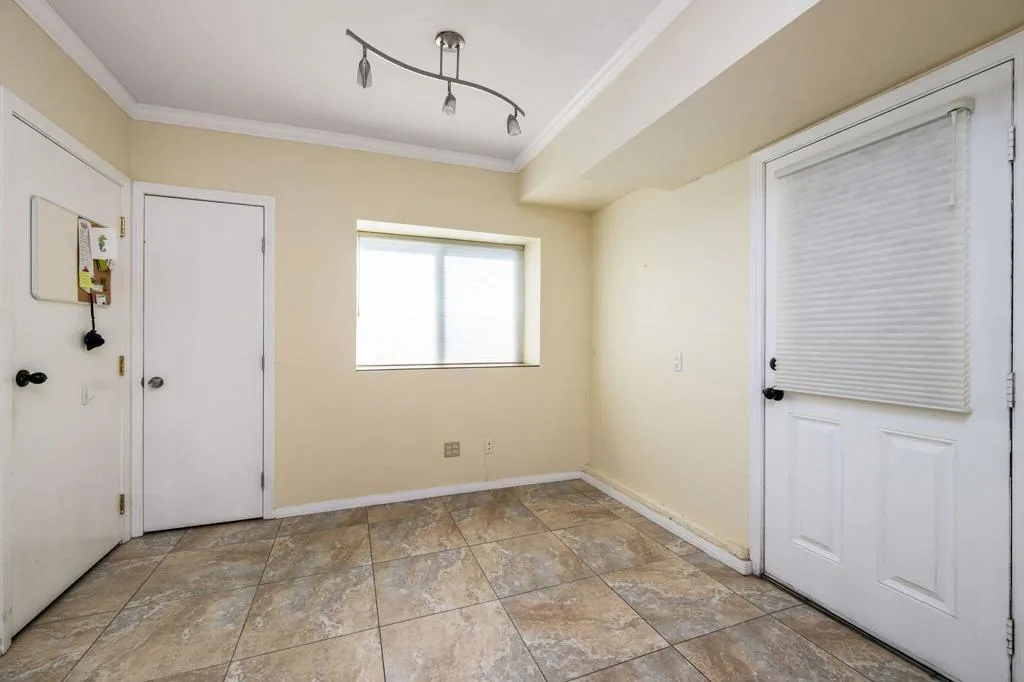 47-web-or-mls-DS_Erie_Miller_0926_047 47-web-or-mls-DS_Erie_Miller_0926_047