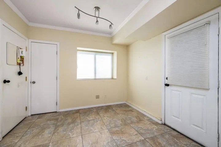 47-web-or-mls-DS_Erie_Miller_0926_047