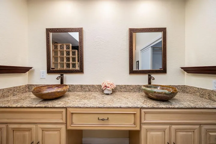 37-web-or-mls-DS_Erie_Miller_0926_037