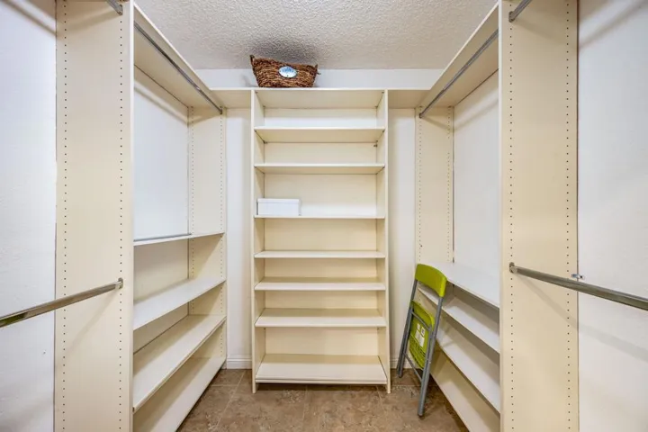 41-web-or-mls-DS_Erie_Miller_0926_041