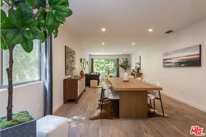 1045 N Kings Road 107, West Hollywood, California 90069 — photo 4